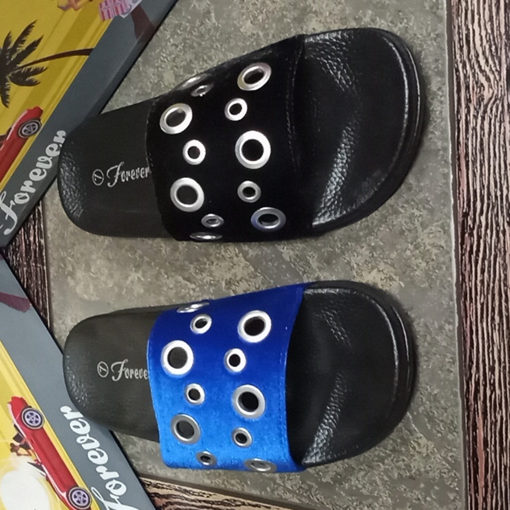 Sandals size 7   2 pairs for $22